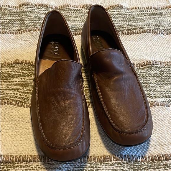 Born Brown Loafers with Leather Construction and Moccasin Style - Picture 1 of 11